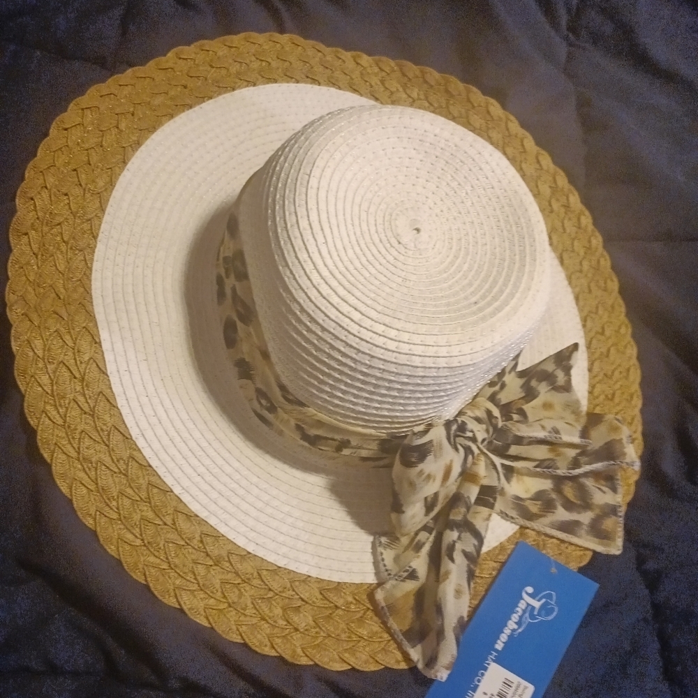 Sun hat with leopard print bow